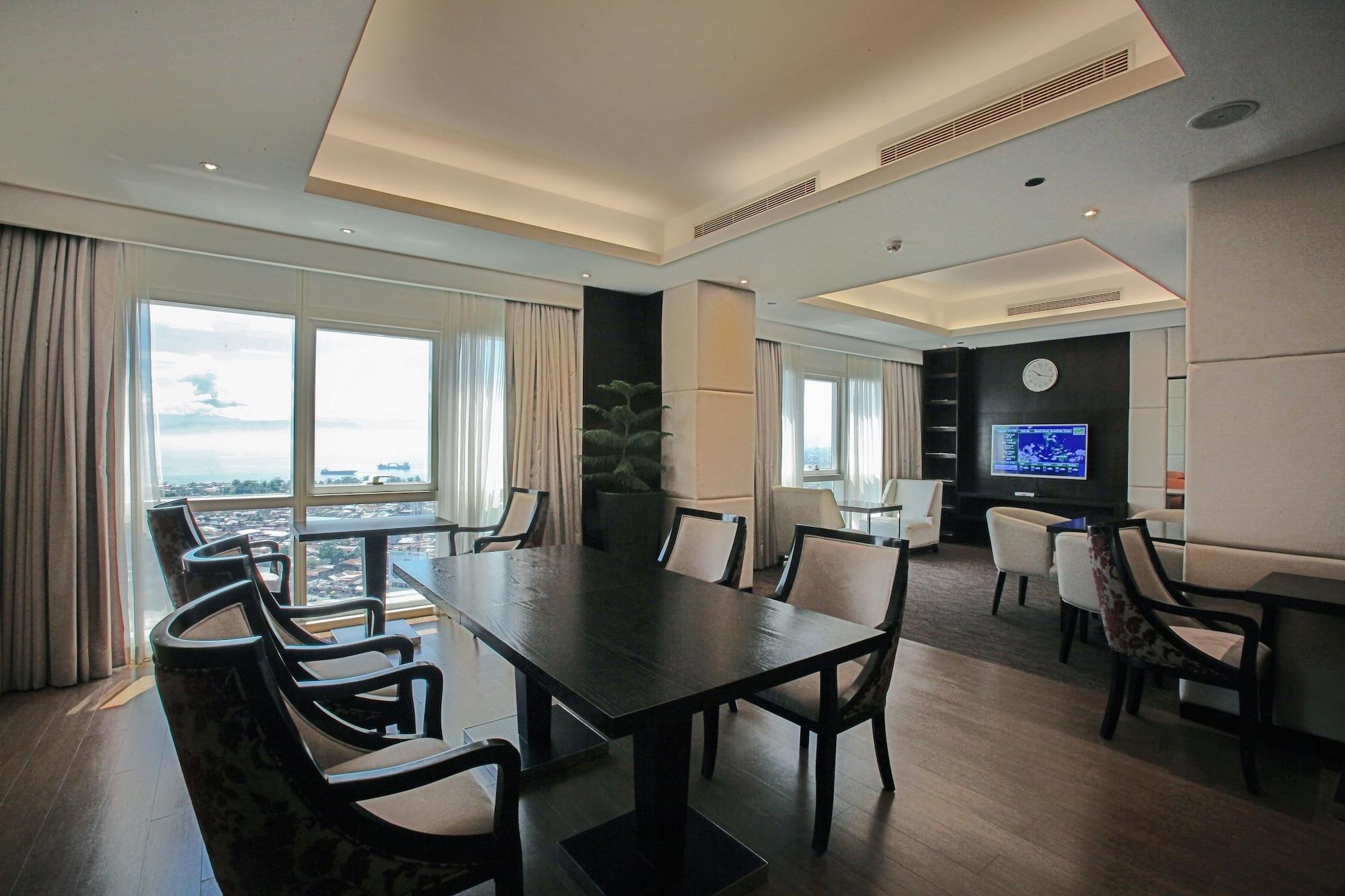 Limketkai Luxe Hotel Cagayan de Oro Esterno foto